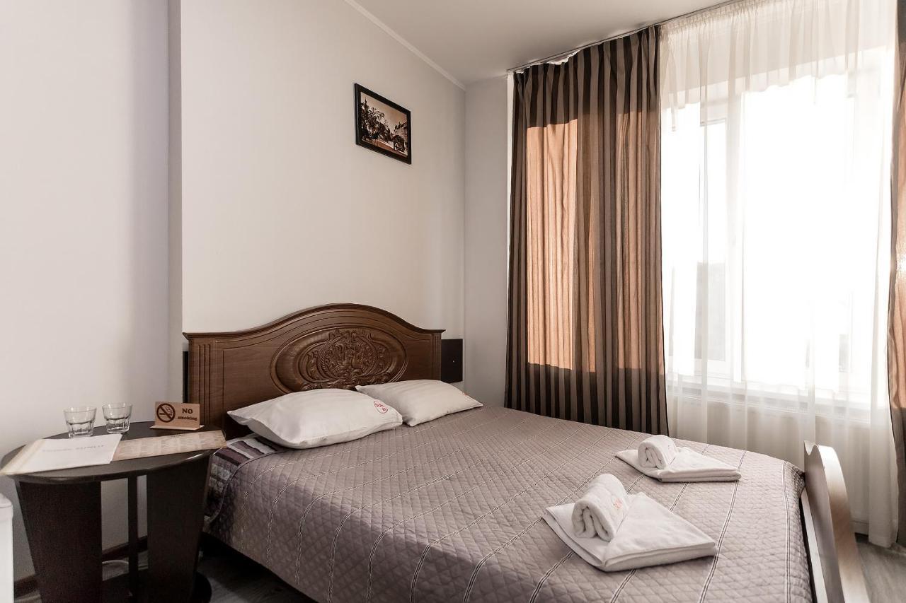 Hotel Sunlit Ivano-Frankivsk Esterno foto