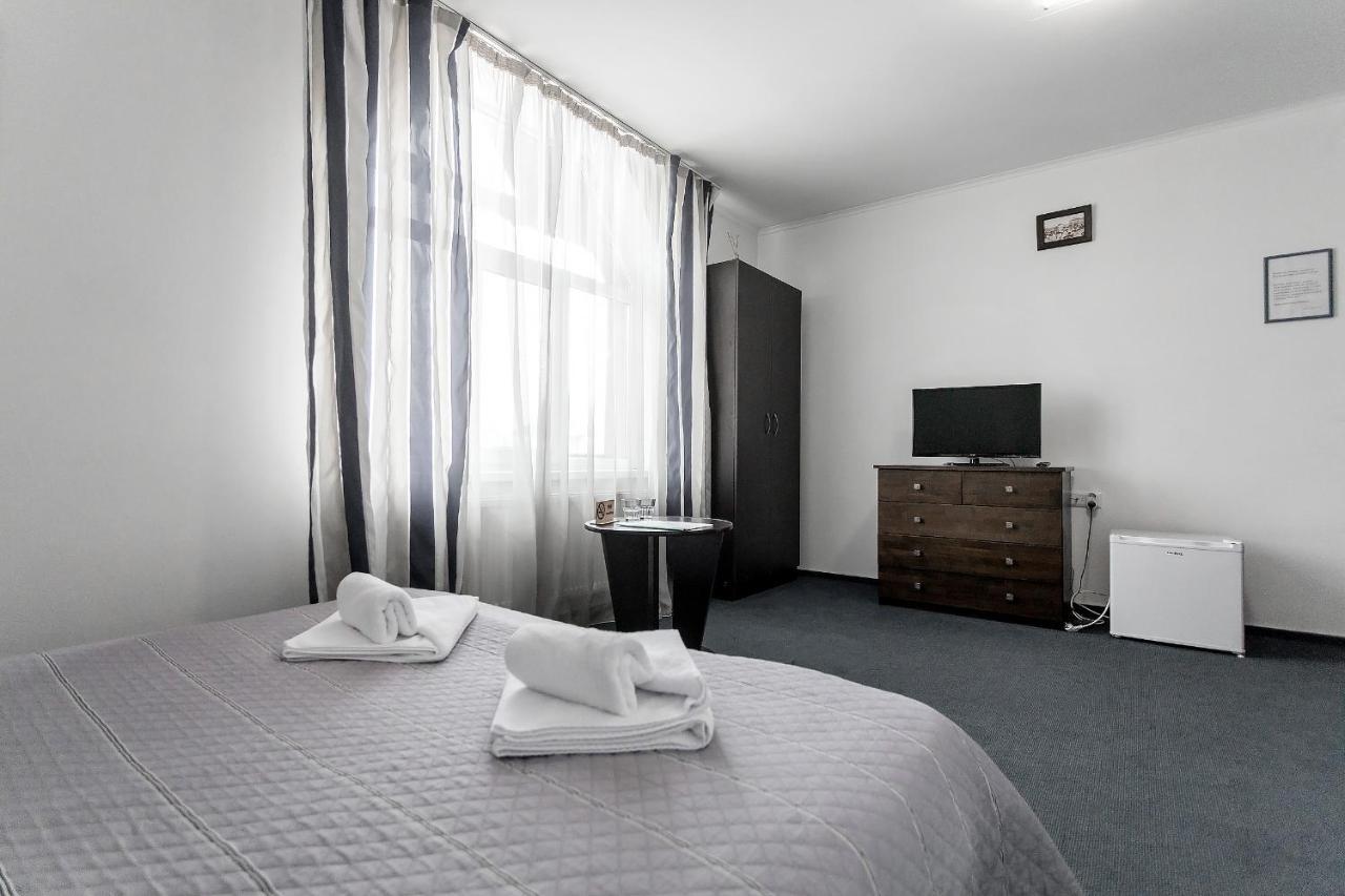 Hotel Sunlit Ivano-Frankivsk Esterno foto