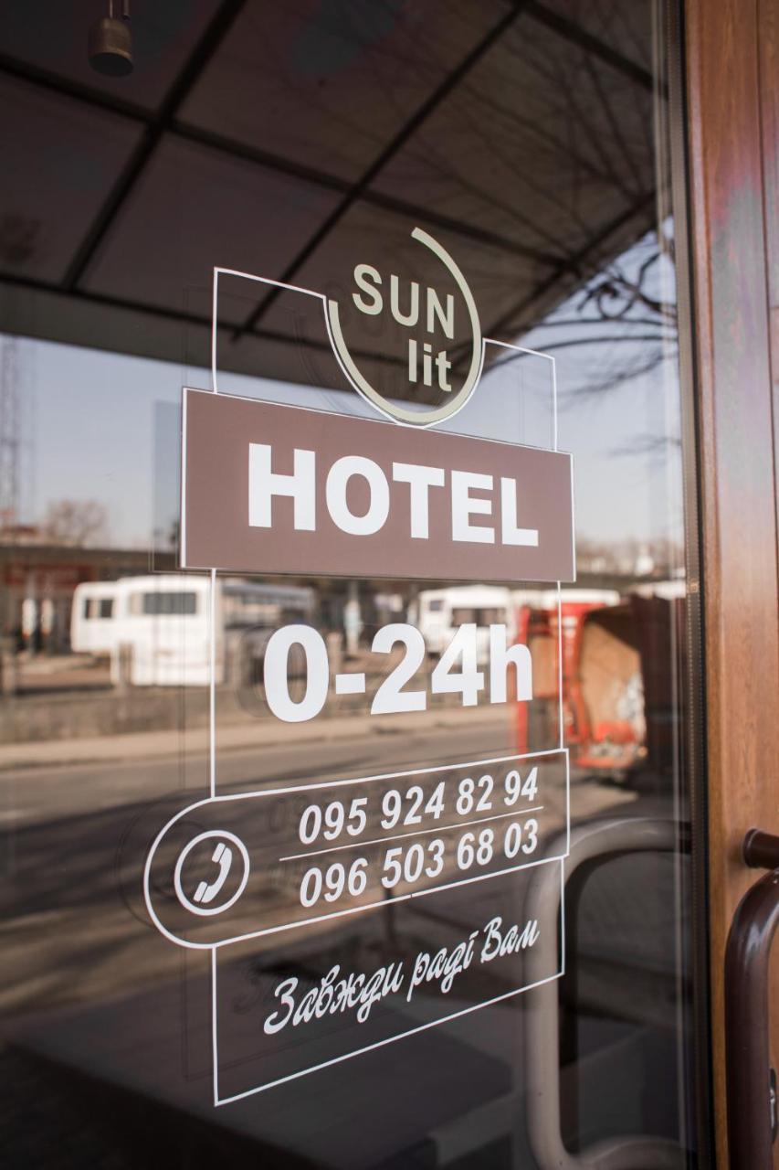 Hotel Sunlit Ivano-Frankivsk Esterno foto