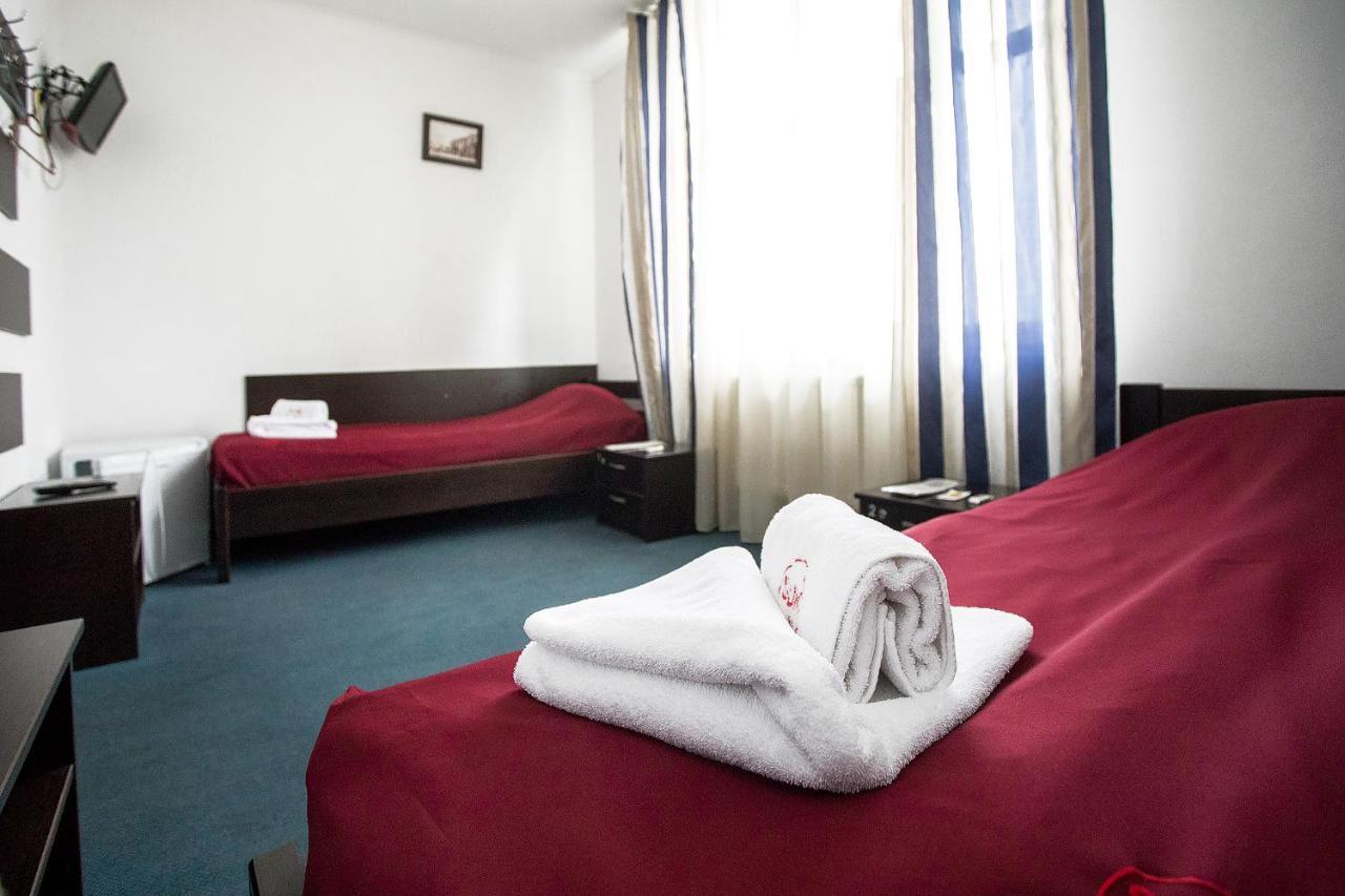 Hotel Sunlit Ivano-Frankivsk Esterno foto