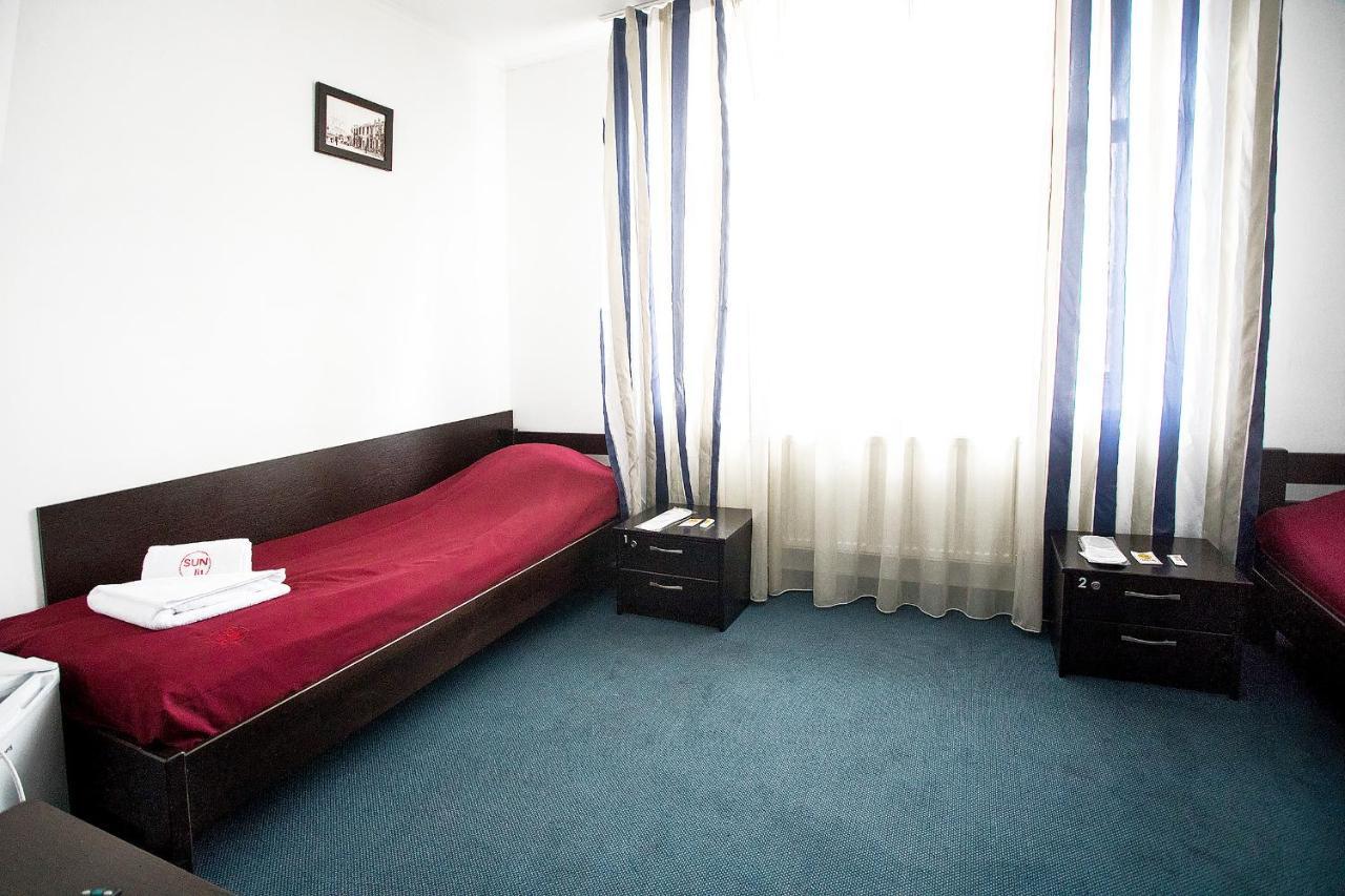 Hotel Sunlit Ivano-Frankivsk Esterno foto
